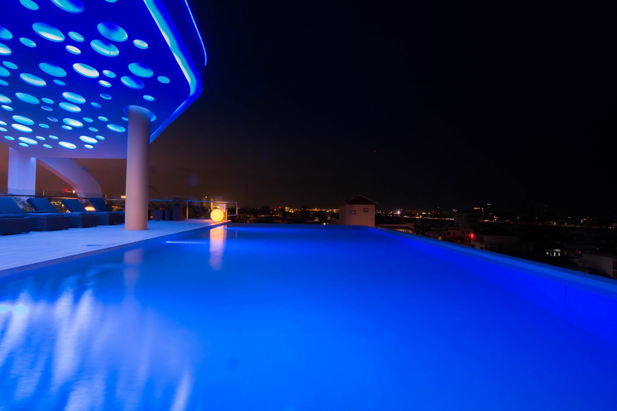 Sun & Moon, Urban Hotel Πνομ Πενχ Εξωτερικό φωτογραφία